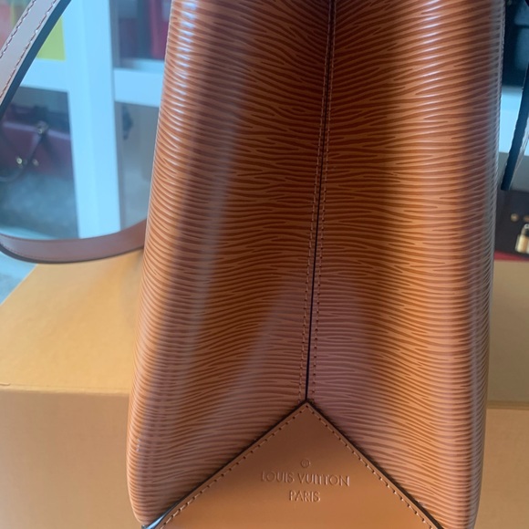 SOLD Authentic Louis Vuitton Kleber MM - No trade - Picture 7 of 8